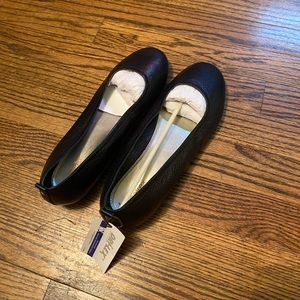 Brand new, super comfortable, aetrex flats.